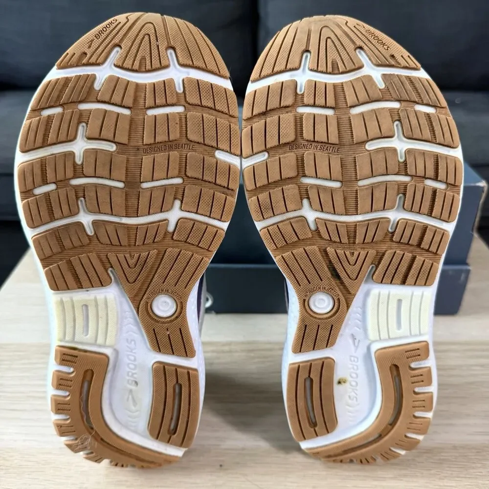 Brooks Ghost 16 White Nitrogen Running Shoe Women's 9.5 Wide